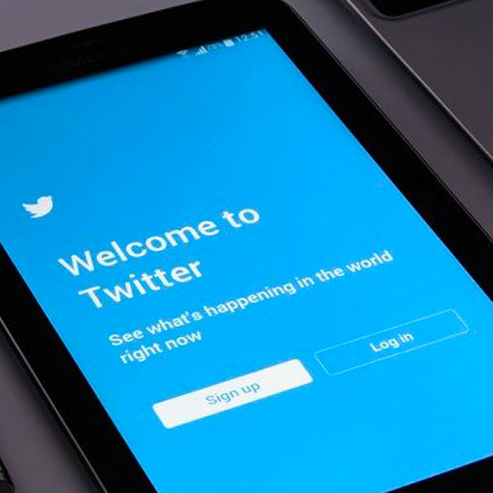 Twitter welcome screen on a smart phone